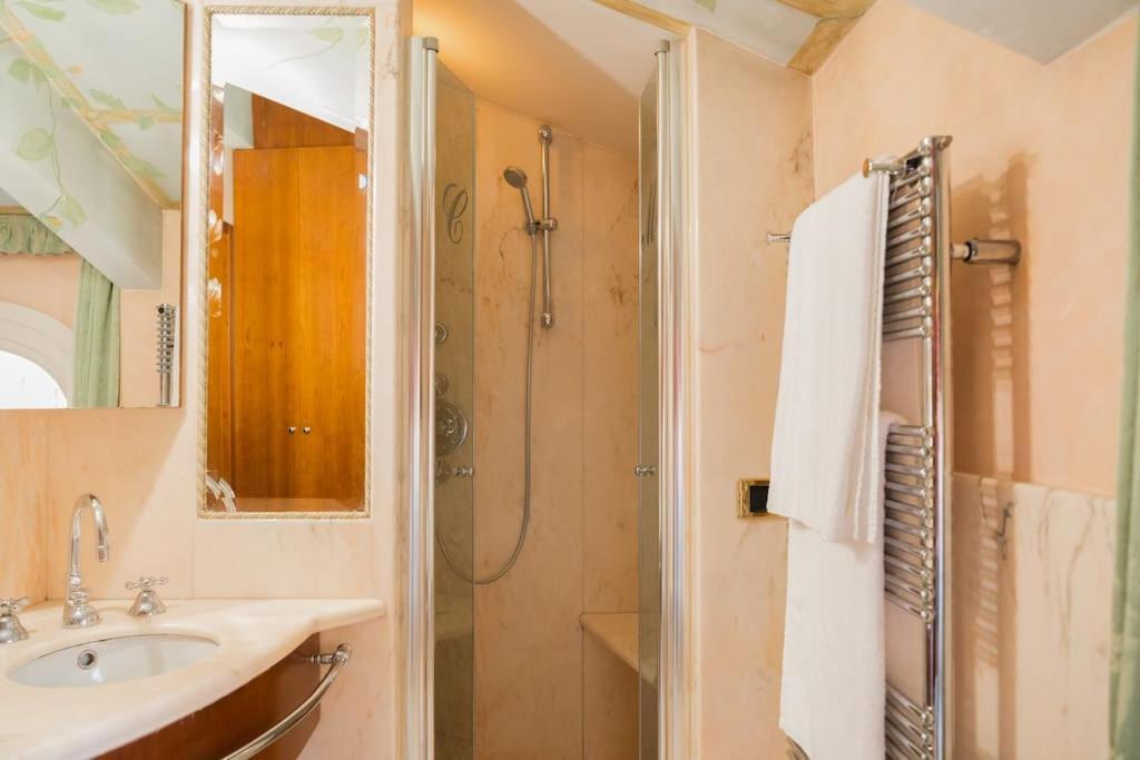 Carbonesi Luxury - Centro Storico Lägenhet Bologna Exteriör bild
