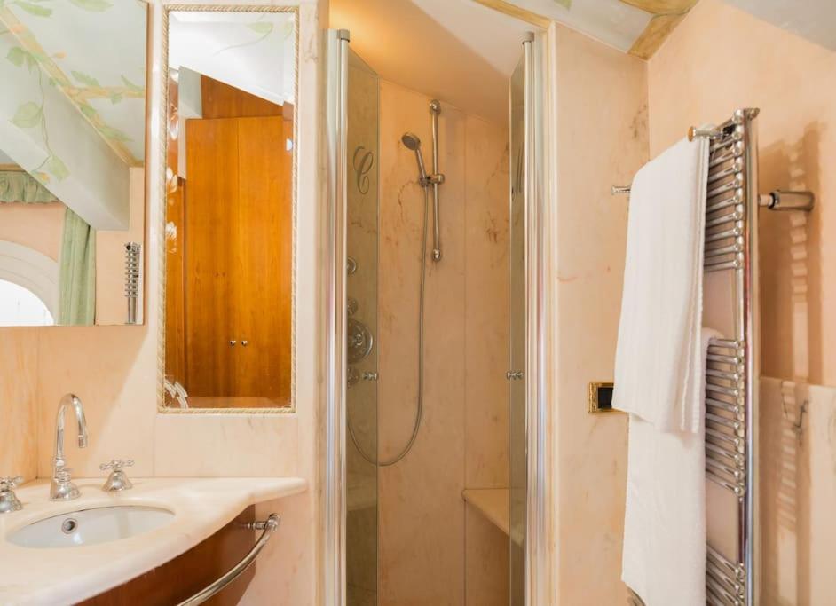 Carbonesi Luxury - Centro Storico Lägenhet Bologna Exteriör bild